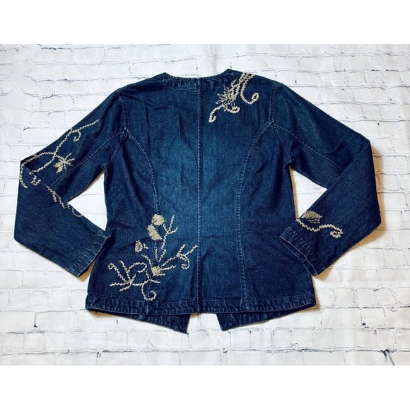 Chicos Dark Wash Denim Jacket Tan Boho Embroidery Chico’s 0 or Small - Picture 10 of 10